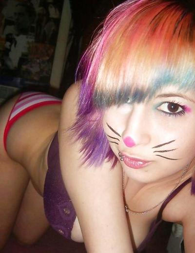 14P Busty teen selfshot