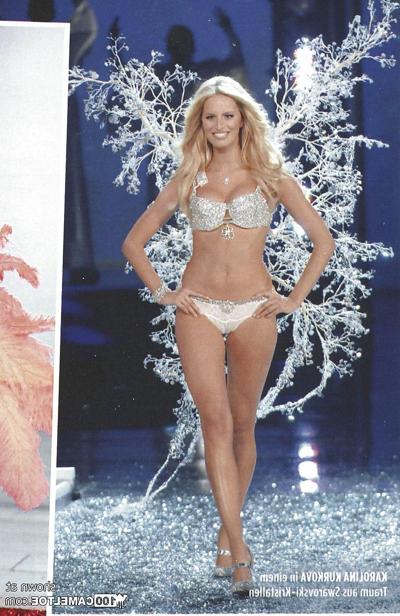 11P 31.12.2013 Karolina Kurkova x11