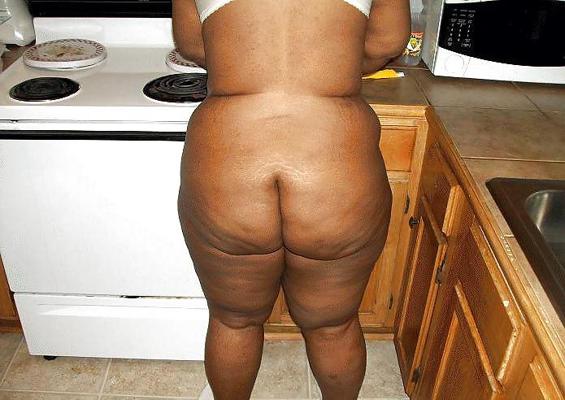 5P Les femmes noires ont les plus gros culs