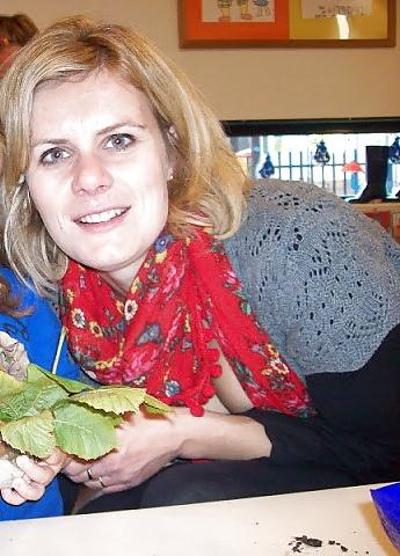 13P Horny dutch mom. How to fuck?