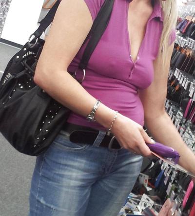 15P Shopping nipple, harte Nippel beim einkaufen, voyeur