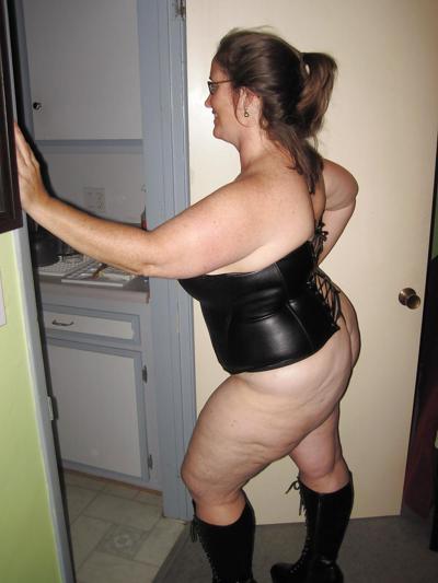 25P Maureen Lyall - Leather Corset Part 2