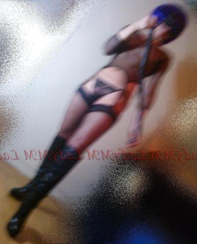 25P LadyMM italian Milf in her Domina outfit