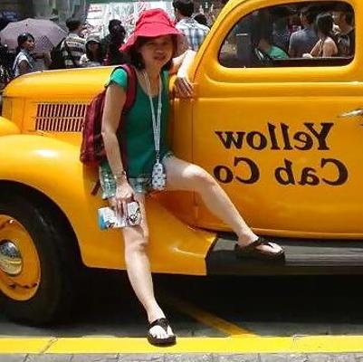 23P Pinay Chinese MILF With White Sexy Legs & Feet