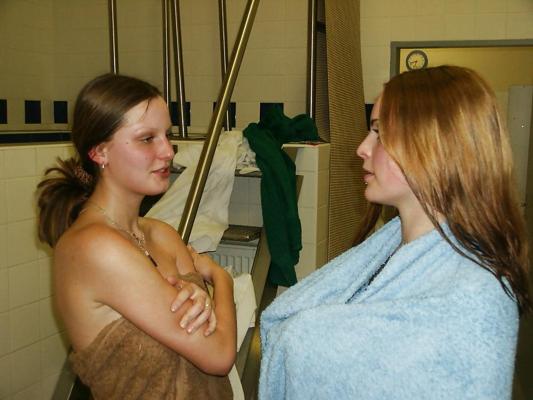 25P CZ Amateur Girls at Sauna