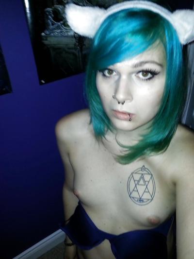 6P Transvestite blue hair