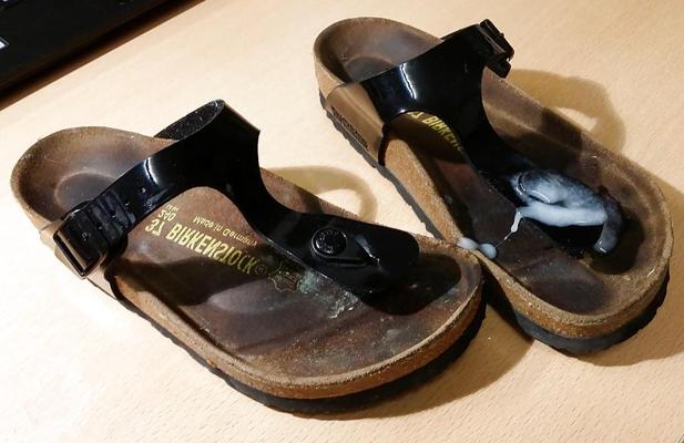 7P Cum on little girl's birkenstock gizeh  bought on internet