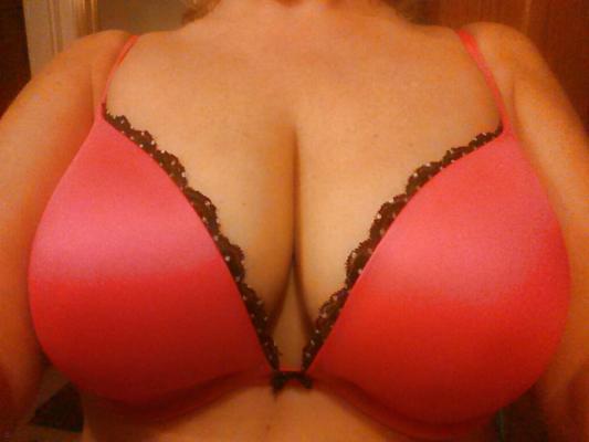 10P Victoria's Secret Bra Tits self shot 36DD