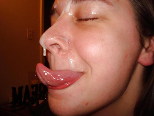 18P Babe liebt Sperma im Gesicht