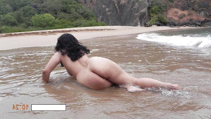 6P Bold Desi Wife Outdoor