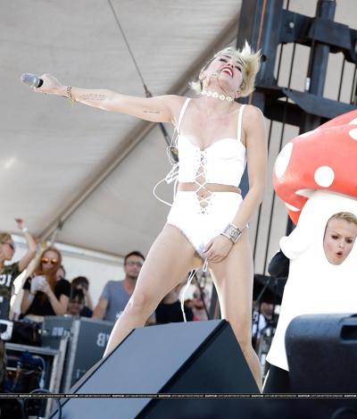 25P Sexy Miley Cyrus performance at iheartradio September 2013 