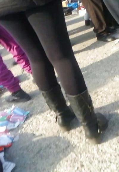 23P Sexy feet and legs old + young romanian