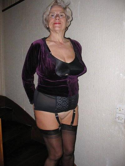 25P Quente ?Maduro em lingerie