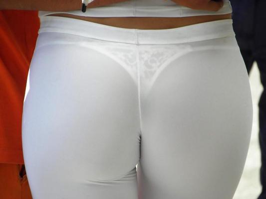25P See-thru in public slags