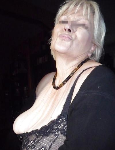 8P Hausfrau heiß