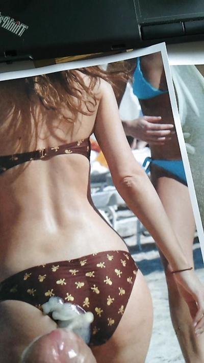 25P SPERME Sur Le Cul De Maria Menounos