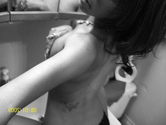 25P Pretty Amateur Ebony SelfShot