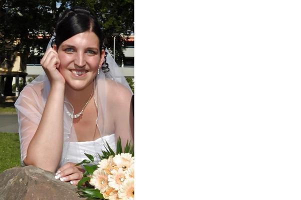 25P Women in Wedding Dresses - Frauen in Brautkleidern