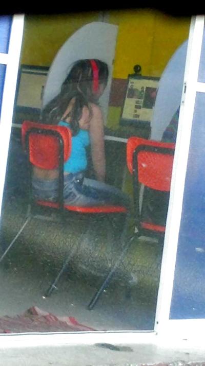 8P Flashing, exhibicionismo, mostrando el pene en la calle 15