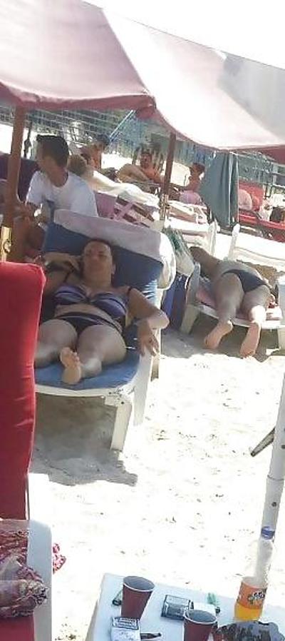 25P Sexy matures summer beach