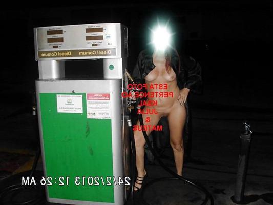 25P Another sexy brazilian amateur public flasher
