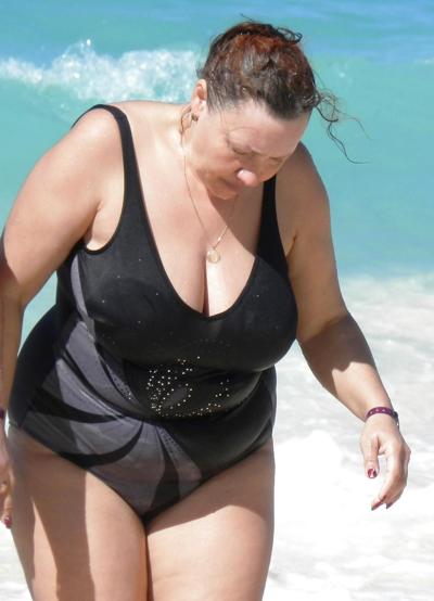 19P Beach boobs milfs and grannies