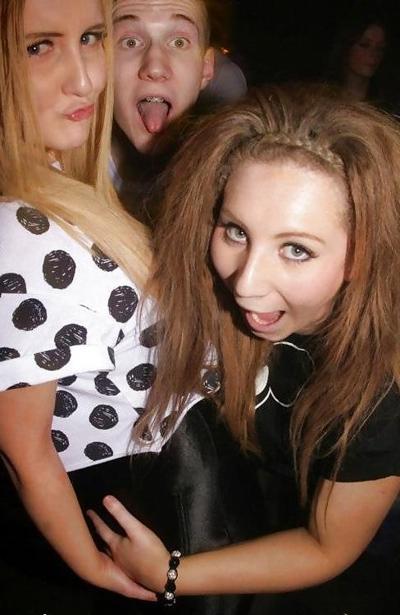 4P Big ass in leggings in the club