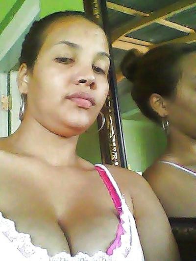 25P A dominican girl called Evelin G.