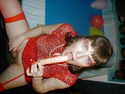 25P British Slag Wife Filled on her Kitchen Table