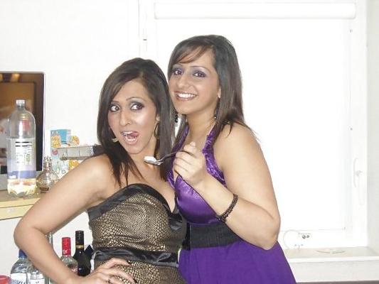 14P Uk desi sluts which one would you fuck? and how ??