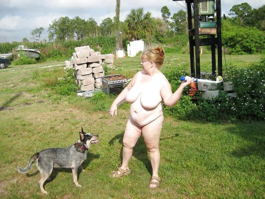 7P Big boobs in the garden