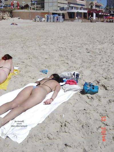 25P Girls at the beach 3