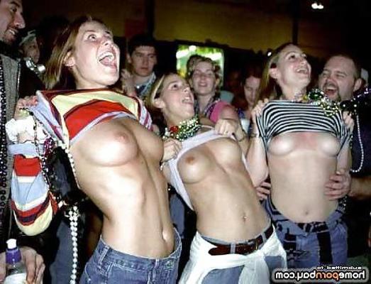 25P Showing off their boobs