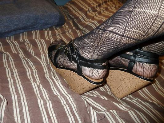 7P Sexy feet and toes