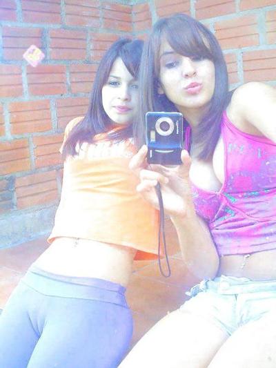11P Latina mit Kamelzehen und fetten Muschis
