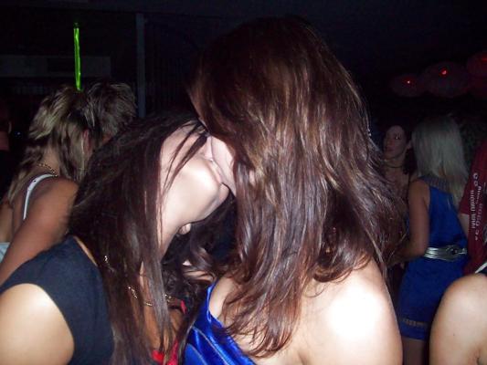 21P Amateur Lesbians