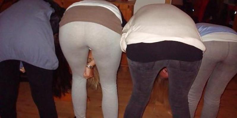 25P Danish teens-95-96-bra panties braces beach party upskirt 