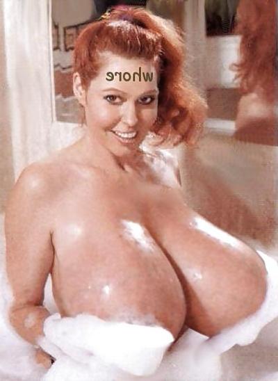 9P Plantureuse pute blanche Boobygirl Michelle