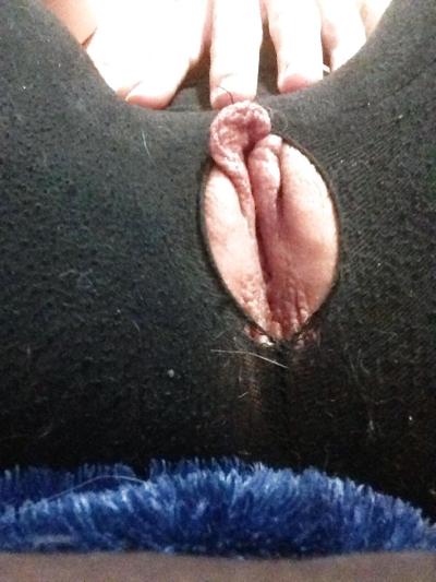 6P Strech my clit
