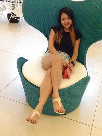 20P Pinay Young Slut With Nice Body Legs & Feet