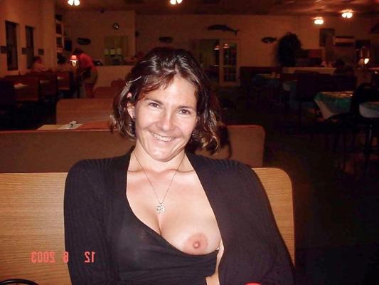 21P She Has Only One Breast Out 4