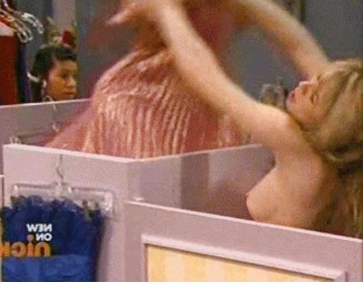 8P Promi 012 – Jennette McCurdy – der Nip-Slip