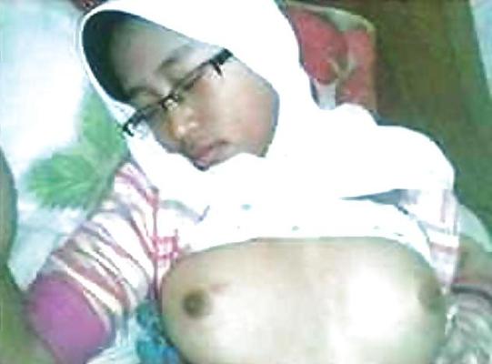 11P Tudung Budak Kacamata