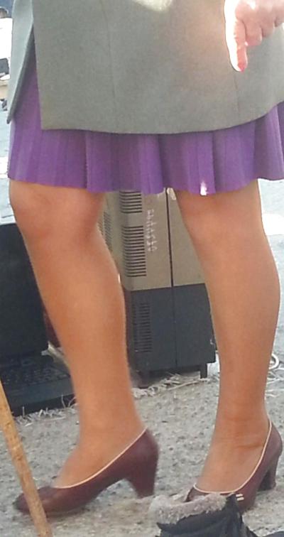 11P Hot skirt mature feet romanian