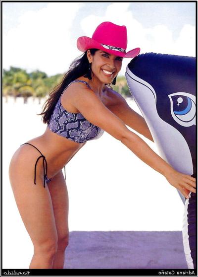 12P Adriana Catano ist eine sexy Latina-M.I.L.F.
