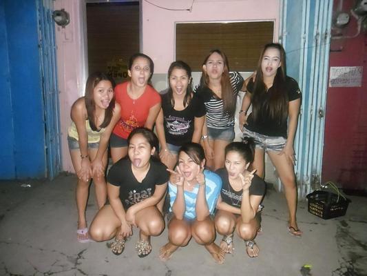 16P Pretty Bar Girls