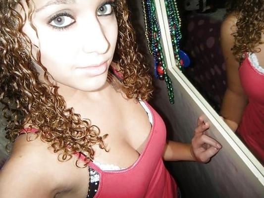 25P Les salopes ( cleavage )