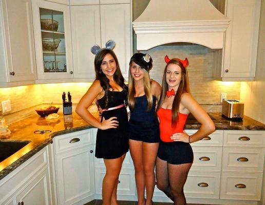 11P Sexy Halloween Teens