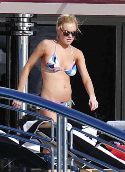 16P Lindsay Lohan en bikini sur un yacht à Saint-Barthélemy
