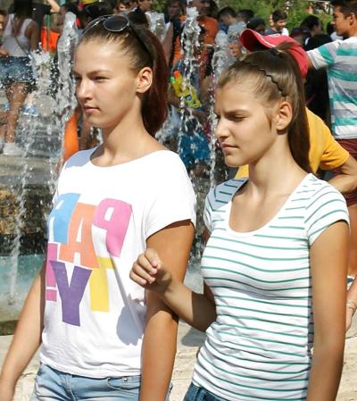 21P Spy old + young parck romanian